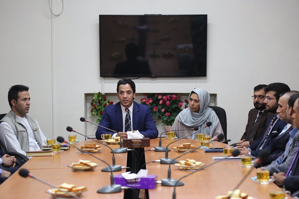 عید مبارکی معین صاحب مالی واداری وزارت صنعت وتجارت