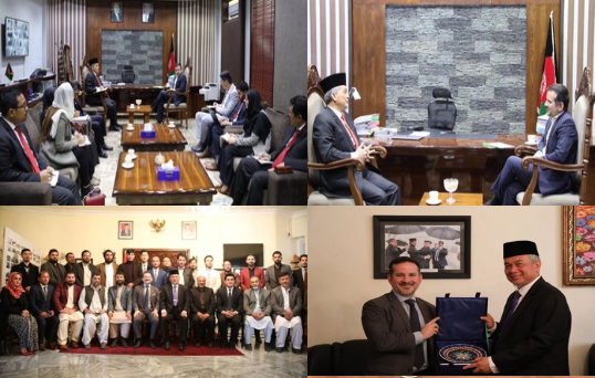 ملاقات با سفیر اندونیزیا: آقای اجمل احمدی به تاریخ 12 نومبر با آقای "خواجه اویزوف"  سفیر اندونیزیا در کابل ملاقات نمود 