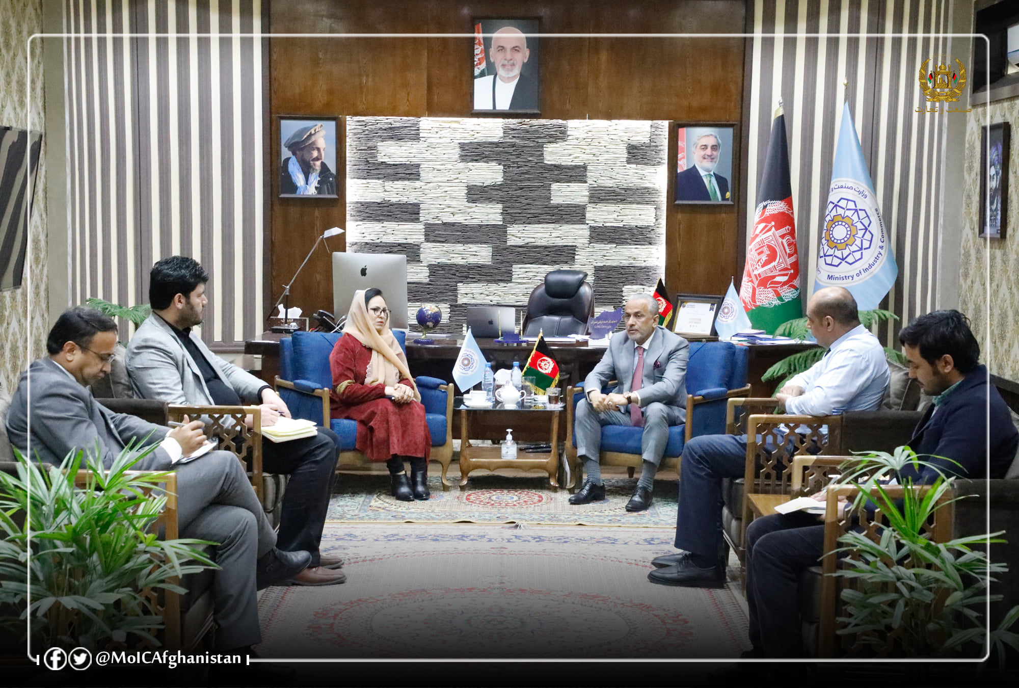 وزیر صنعت و تجارت؛ اطلاع رسانی در اولویت کاری این وزارت قرار دارد