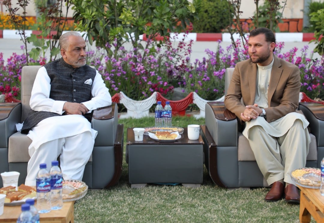 د ننګرهار له والي سره دصنعت او سوداګرۍ وزير ليدنه