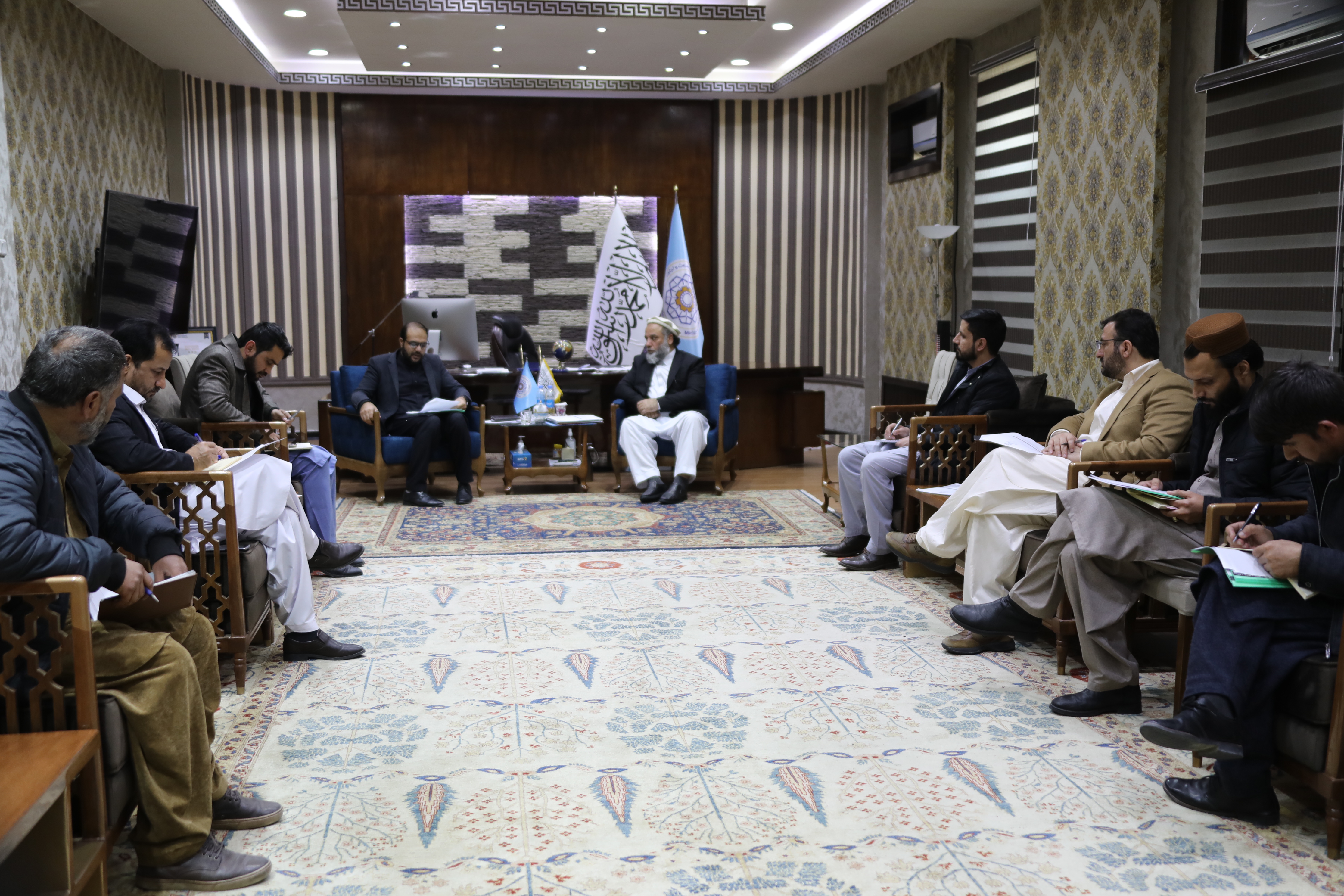 اولین جلسه‌ی وزیرانو شورا د اقتصادي بورد د پنځمې ګڼې د (۶ او ۷) فقرې د پریکړې د پلی کیدلو لومړۍ غونډهتحقق فیصله‌ی بند شماره (6 و 7) مصوبه‌ی شماره پنجم هیئت اقتصادی شورای وزیران