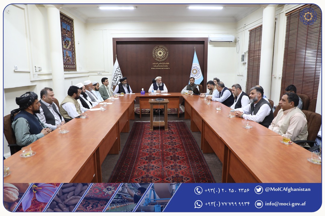 بحث پیرامون مشکلات تاجران تیل حوزه‌ی غرب کشور