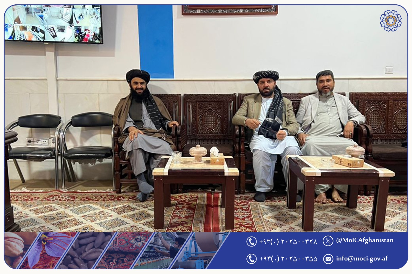 محترم مولوی قدرت‌الله جمال، معین امور صنعت و تجارت این وزارت در ادامه سفر ولایتی با هیئت همراه شان وارد ولایت هرات شده و با تاجران آن ولایت دیدار نمود.