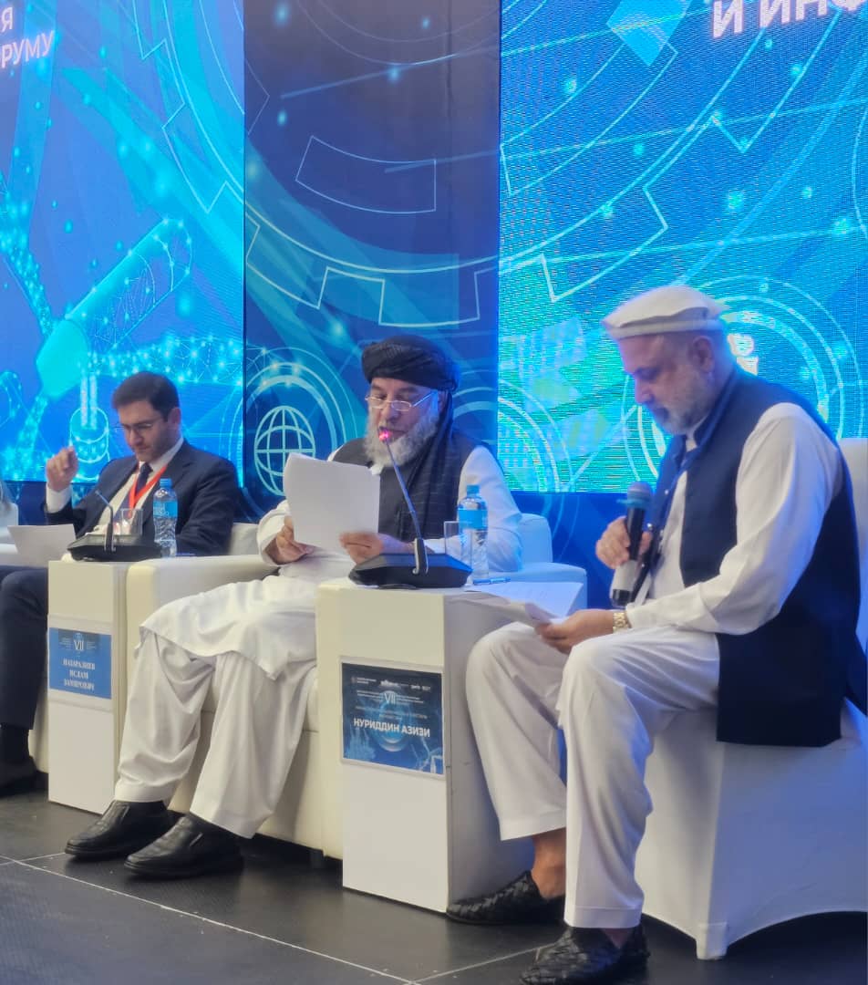 اشتراک سرپرست وزارت صنعت و تجارت در پنل تجارت الکترونیکی، لوژستیک و زیربناها